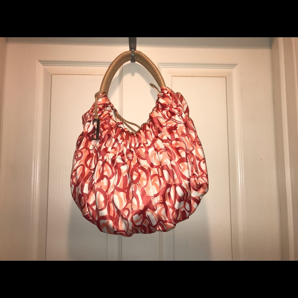 Beautiful NWOT Elle “Sammy” Hobo Shoulder Bag